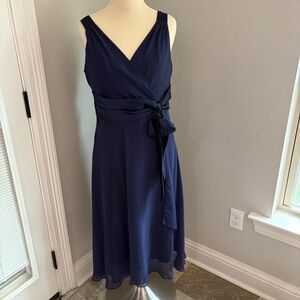 Evan-Picone navy blue Vneck sleeveless formal dress size 12 GUC zip side